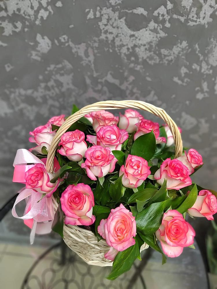 Цветочная композиция из Розы в корзине в Алексеевской Волгоградской области