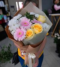 Букет цветов из:  Герберы, Розы и Хризантемы в Алексеевской Волгоградской области